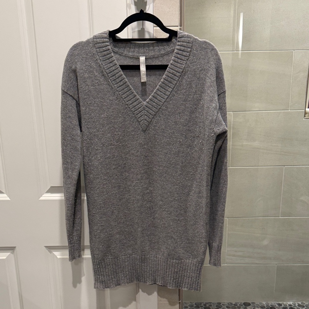 Athleta Heather Gray Knit Top